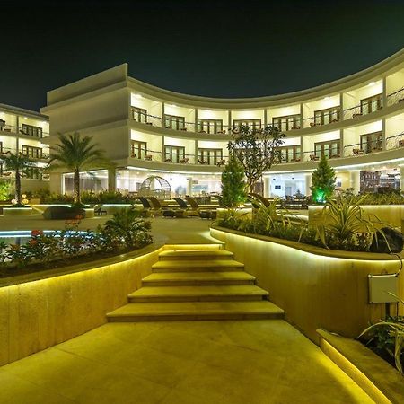 Park Regis Goa Hotell Arpora Exteriör bild